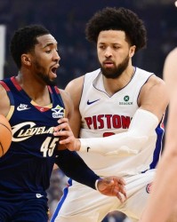 米切尔35+10坎宁安三双哈登19分 骑士胜活塞总分1-2