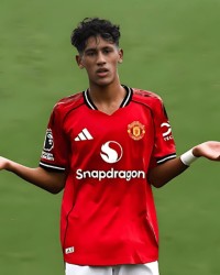 曼联小梅西冲击三冠王，俱乐部仍担心皇萨仁挖角！明年就有大风险