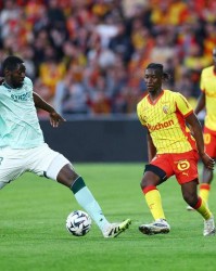 随着朗斯1-0，法甲第二支降级球队诞生